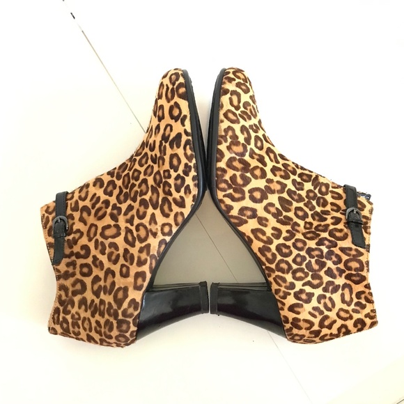 AEROSOLES Leopard Calf Hair Ankle Boots Booties Patrole Car Women’s Size 8.5 - Picture 8 of 16